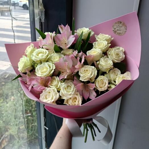 Букет с кустовой розой и Альстромерией 🌼  Кустовая роза