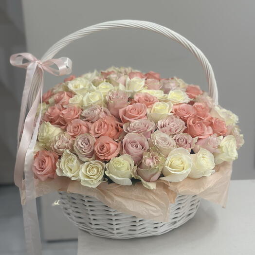 Корзина из 109 роз по акции