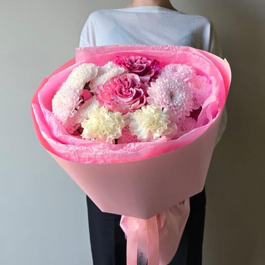 Букет сборный с розами кантри блюз, хризантемой и диантусами
