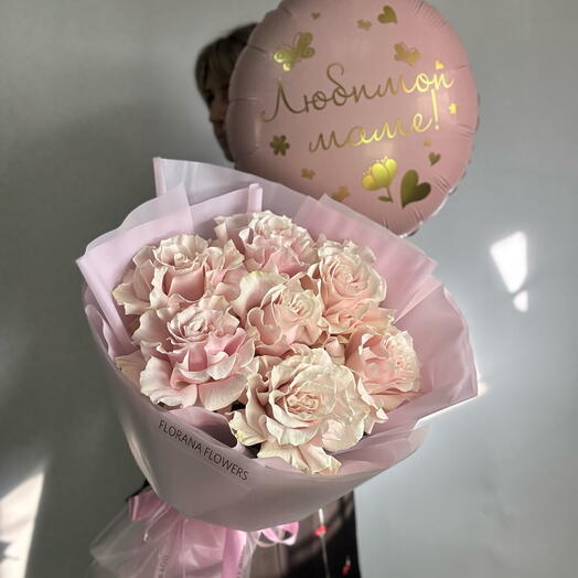 Подарок для мамы💝 Розовые французские розы и геливый шар с надписью