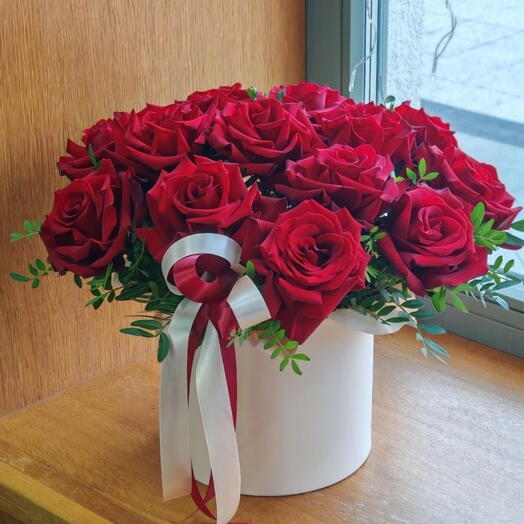 Цветы в коробке "Бордовые Wow"