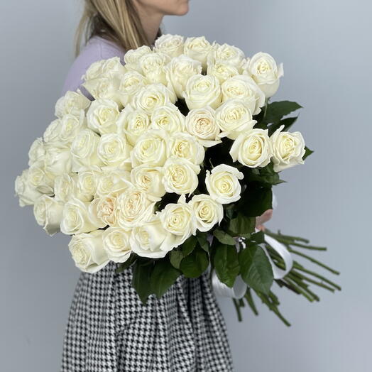 Букет из 51 премиальной пионовидной белой розы 60 см (73)