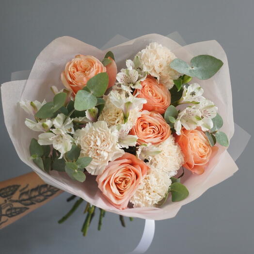 Букет сборный с пионовидной розой Кахала