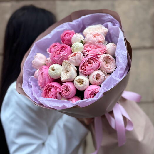 Букет пионовидных роз Silva Pink и Mencfield Park