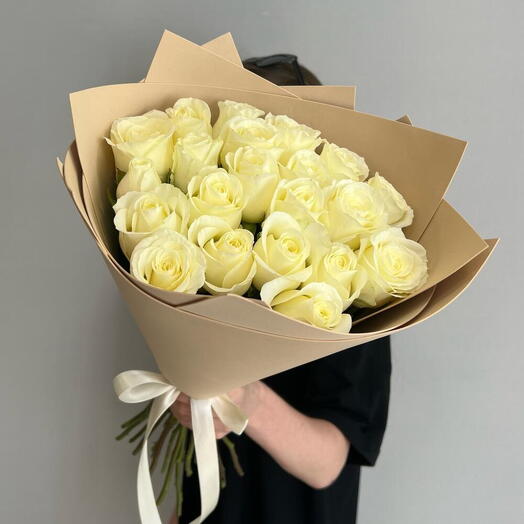 Букет из 19 белой розы