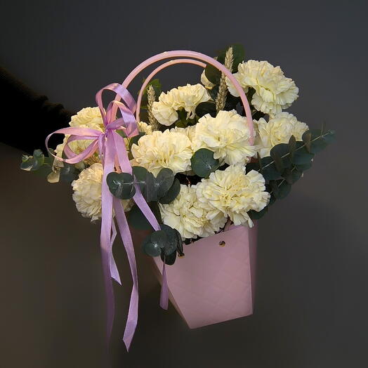 Композиция с желтыми диантусами