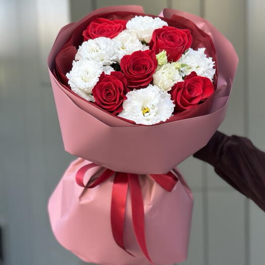 Red rose with Eustoma