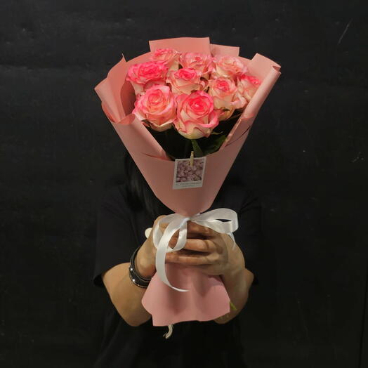 Букет из 9 роз джумилия 50см