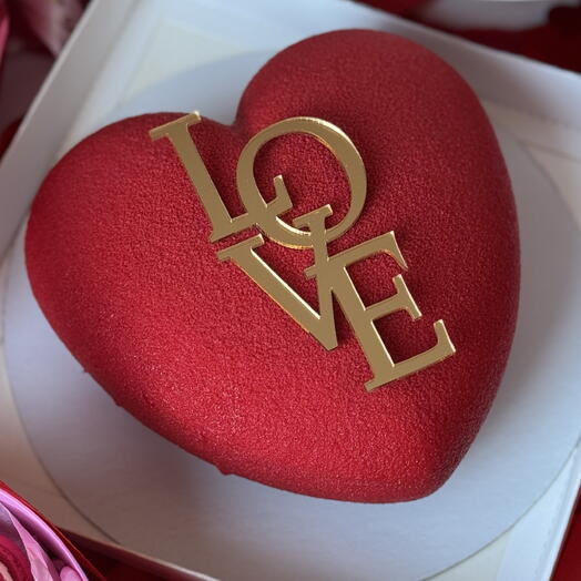 Торт три шоколада муссовый «Сердце LOVE»