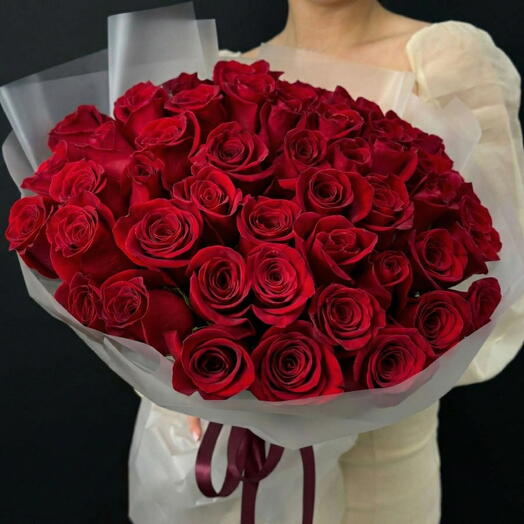 Premium 50 / 51 bukiet czerwonych róż Explorer — Luksusowy prezent - Luksusowy bukiet z 50 / 51 czerwonych róż Explorer