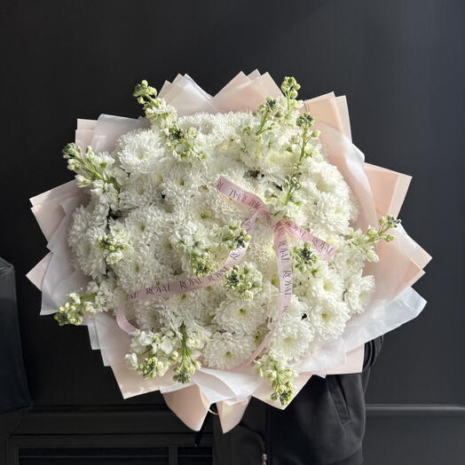 Букет из хризантемы и матиолы