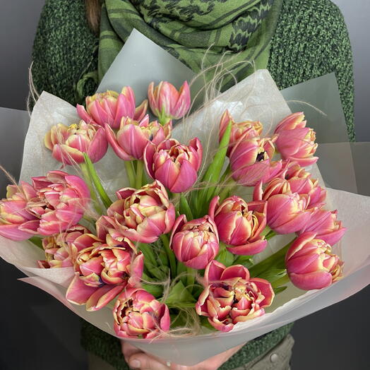 Искорки радости. Букет пионовилных тюльпанов Коламбус L