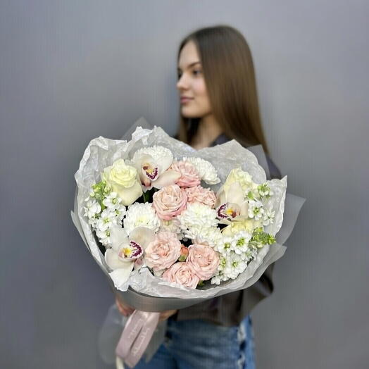 Букет "Белла" из кустовой розы