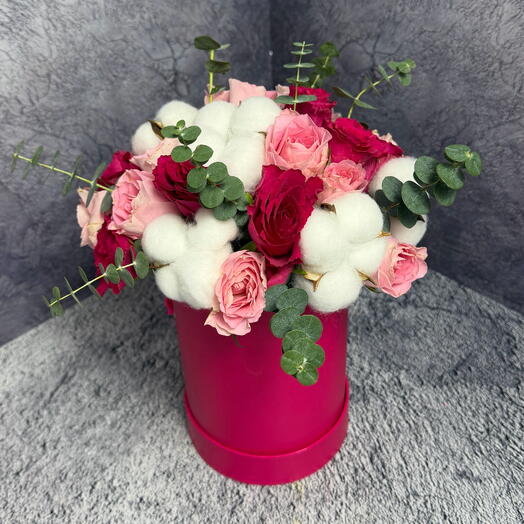 Композиция в коробке «Bella Bloom»