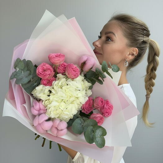Нежный букет гортензия и хлопок