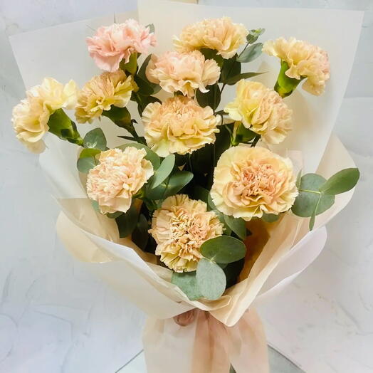 Монобукет из диантусов с эвкалиптами 💝