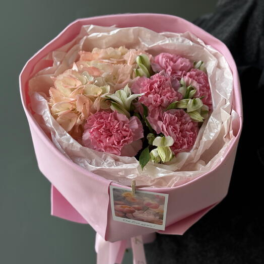 Розовый букет «улыбка» 🌸с гортензией, альстромериями и гвоздиками