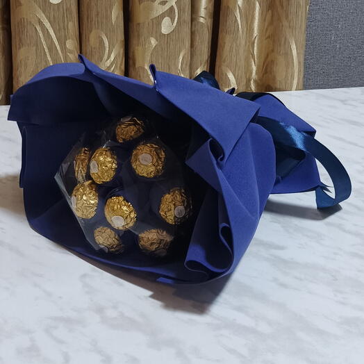 Букет из конфет Ferrero Rocher