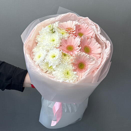 Нежный букет ,гербера и хризантема