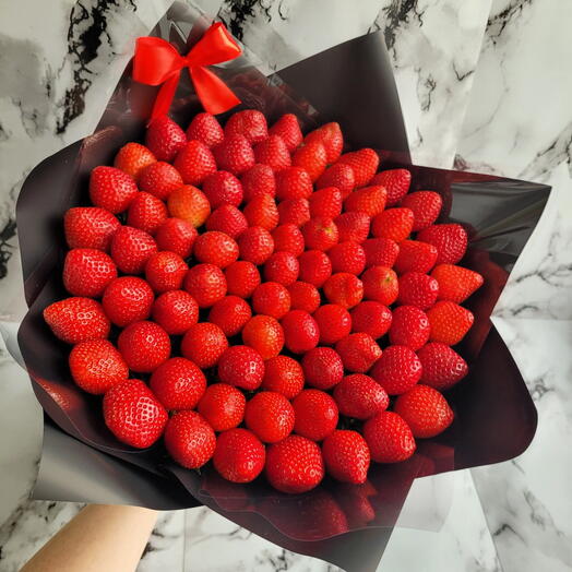 Букет из свежей клубники