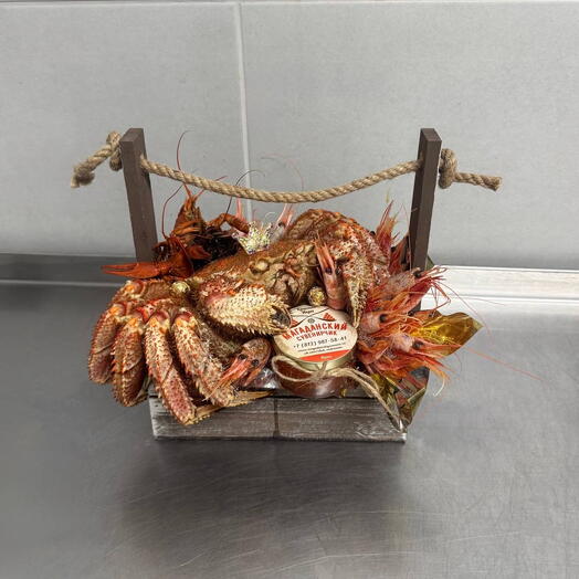 Композиция с морепродуктами и красной икрой «Пикник»