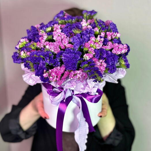 Композиция из статицы М