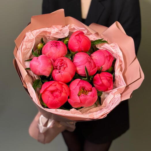 Mono bouquet 24 из 9 пионов сорта Coral Charm