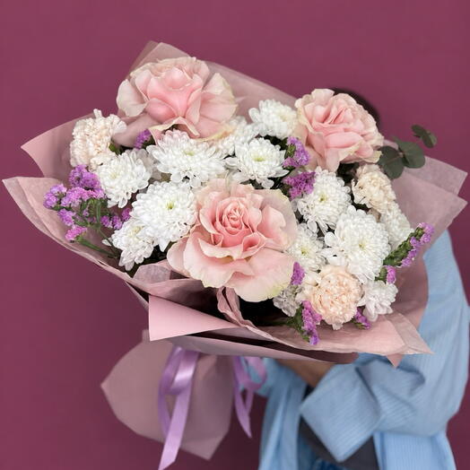 Ramo con rosas francesas y estatica