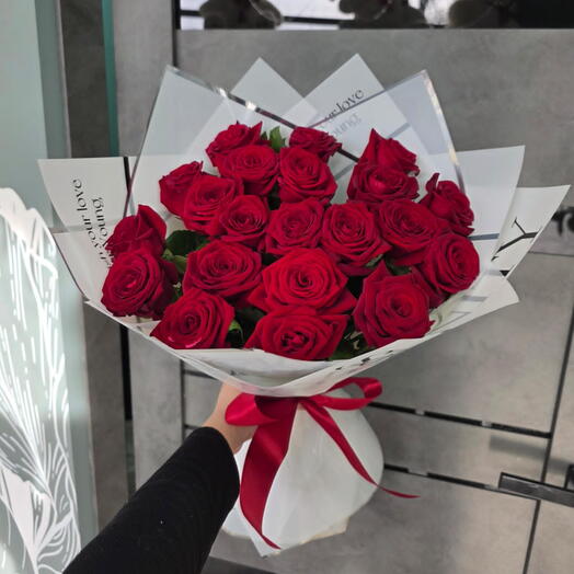 21 красная роза ред наоми 🌹