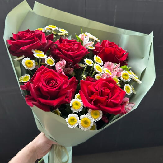 Роза 🌹 в объятиях