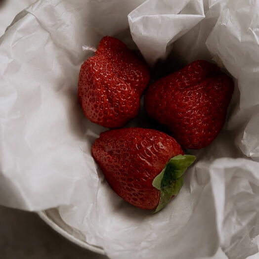 Strawberry candle set of 3 🍓