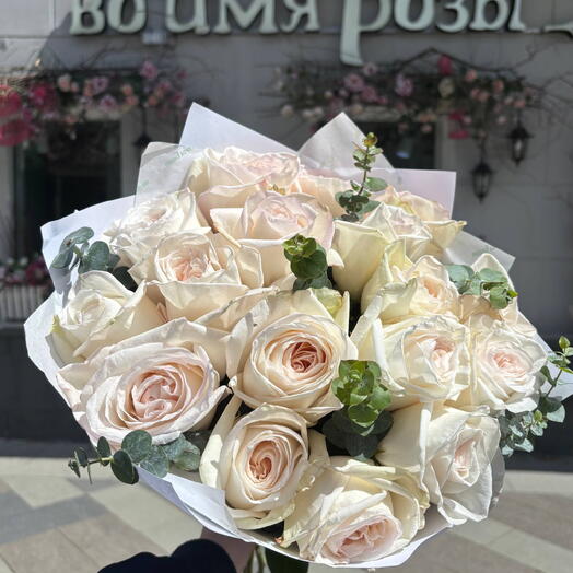 Букет из белых роз