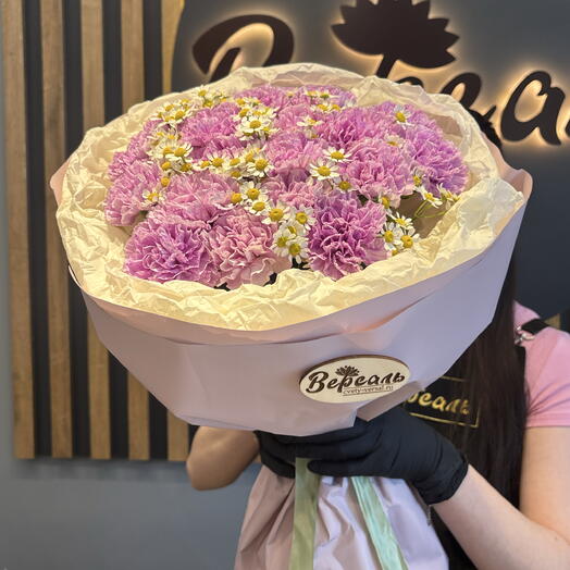 Нежный букет с танацетумом