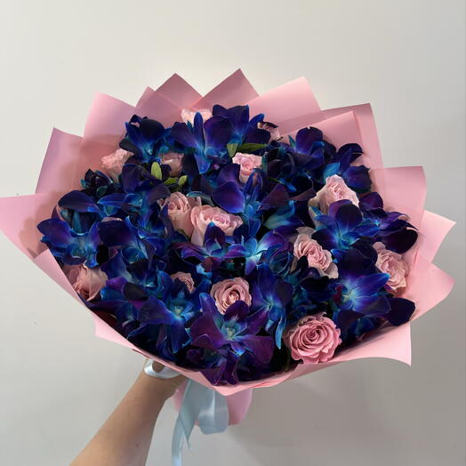 Розочки и орхидея 💙