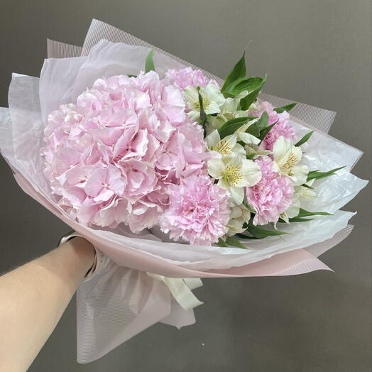 Букет с розовой гортензией 🌸