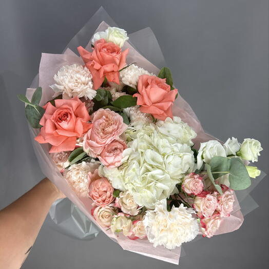 Персиковый десерт ( Розы, пионовидные розы, гортензия, диантусы)0378