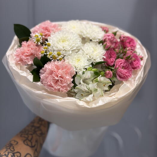 Букет комплимент с ромашкой , хризантемой и кустовой розой 🌸