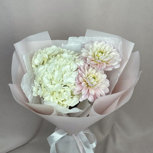 Милый букет комплимент. Гортензия, георгины🌸🤍