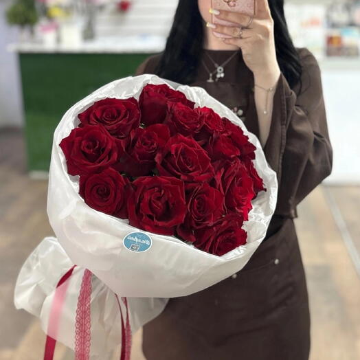 Букет из 15 красных роз