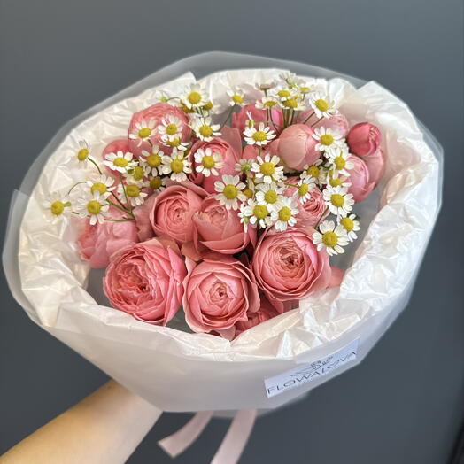 Дофаминовый букет 💗 кустовая пионовидная Роза и ромашка