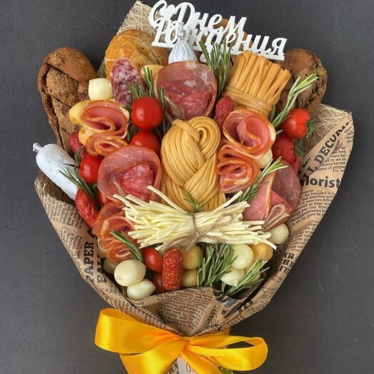 Подарок с вкусностями на день рождения "Деликатесный микс"