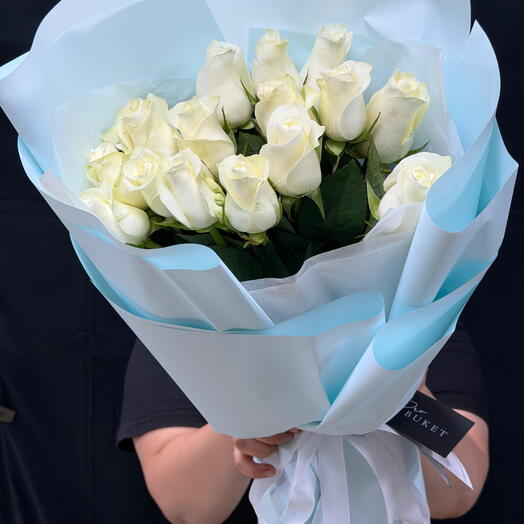 Bouquet of white roses