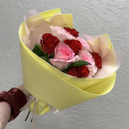 Моно букет микс роз 9 шт