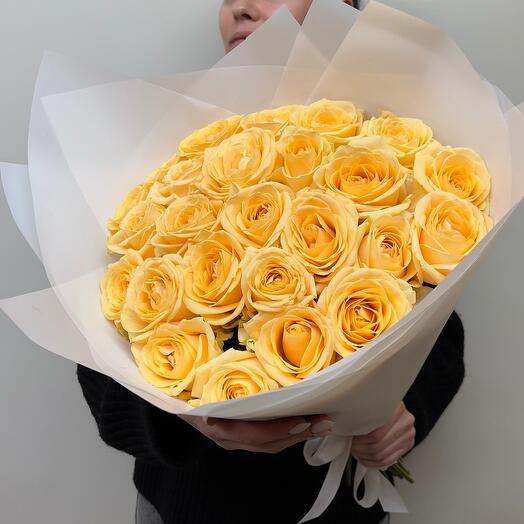 25 rosas de crema tiernas
