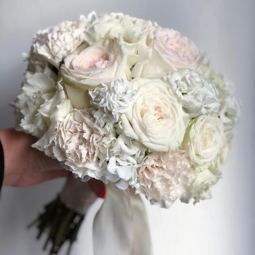 Bouquet of the bride White Lady