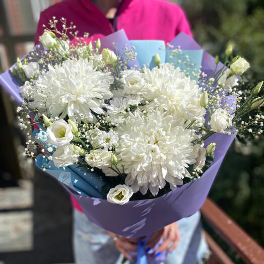 Bouquet of Chrysanthemums, Lisianthus and Gypsophila