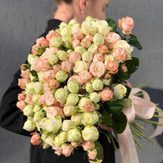 Кустовые розы бомбастик 31 штук