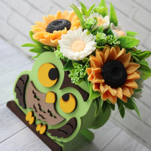 Букет ромашки и подсолнухи из мыла в кашпо сова на 8 марта