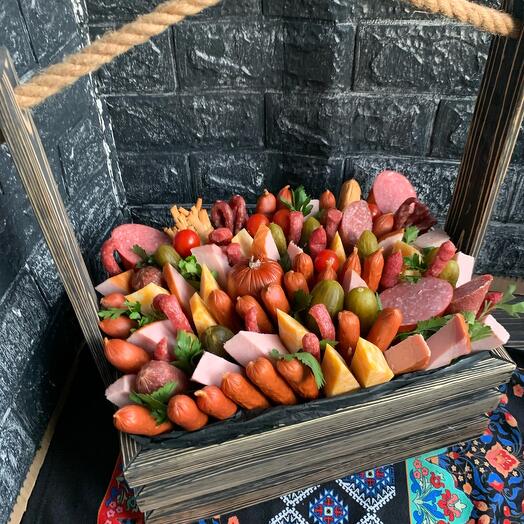 Съедобный подарок « мясная поляна»
