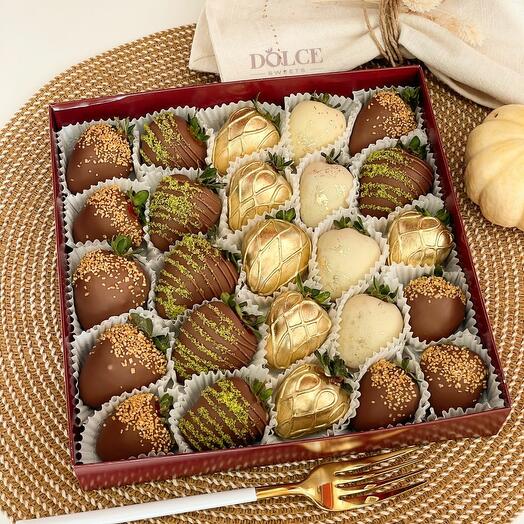 Клубничный бокс "Грильяж"